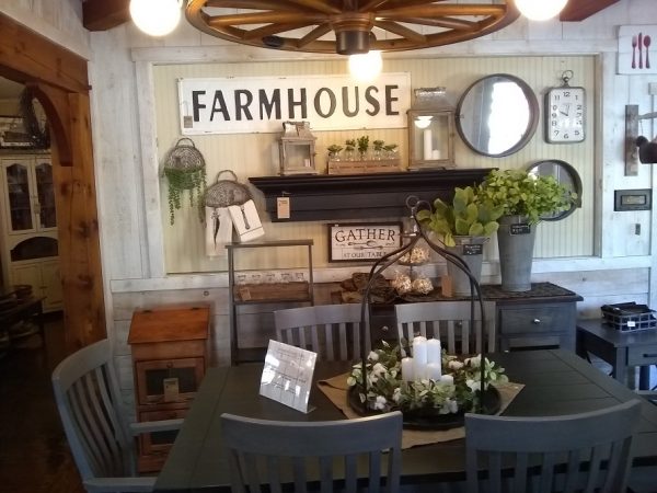 Rustic Farmhouse Signs and Decor