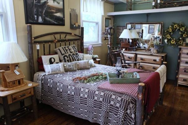 Hickory Queen Bed set